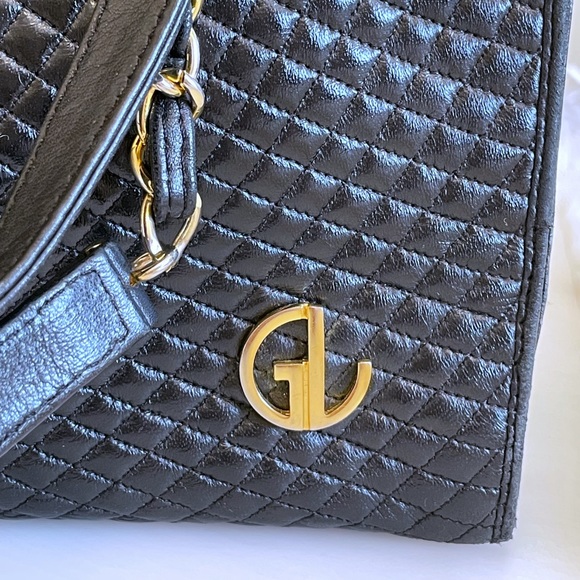 Guy Laroche quilted black leather bag with gold - Picture 4 of 16